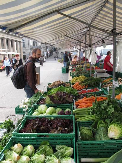 Fruit & Veg Market Rathausbrücke