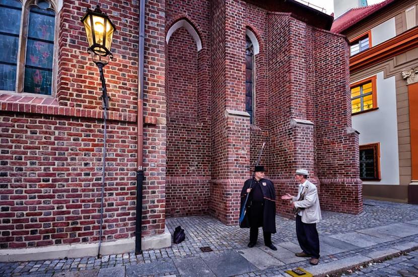 The Wrocław Lamplighter