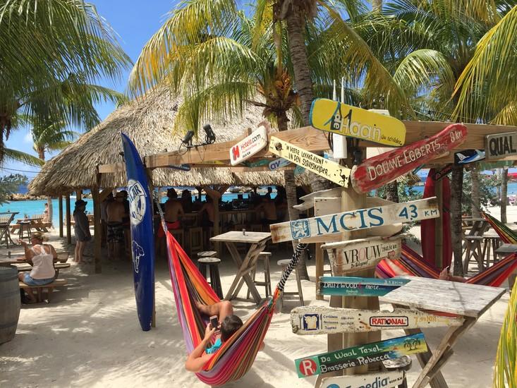 Chill Beach Bar & Grill