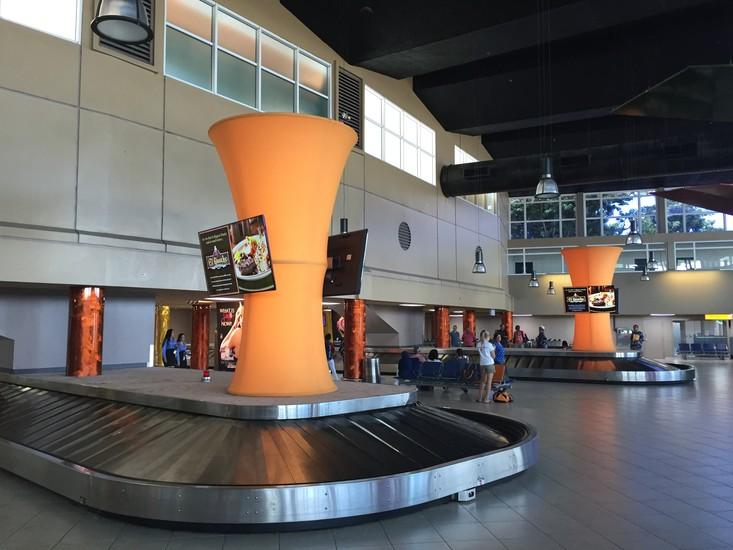 Reina Beatrix International Airport