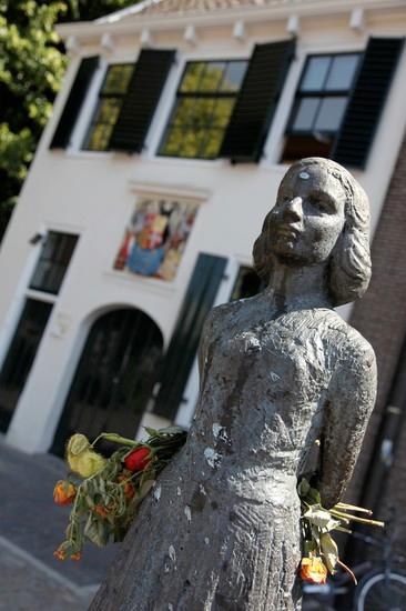 Anne Frank standbeeld