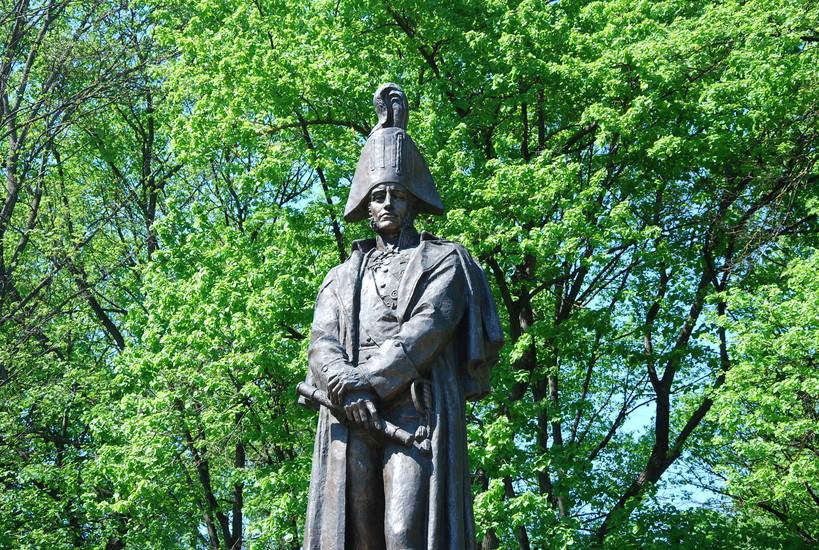 Prince Michael Andreas Barclay de Tolly statue