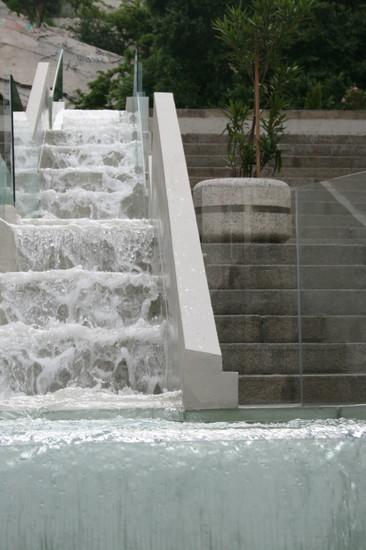 Water cascade