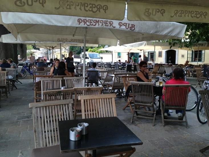 Premier Pub