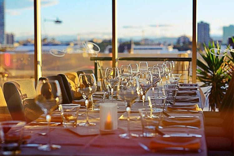 Glass Dining & Lounge Bar