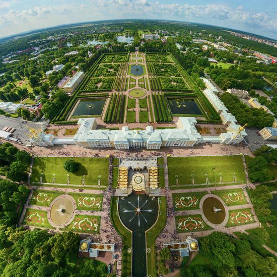 Нижний парк и его фонтаны