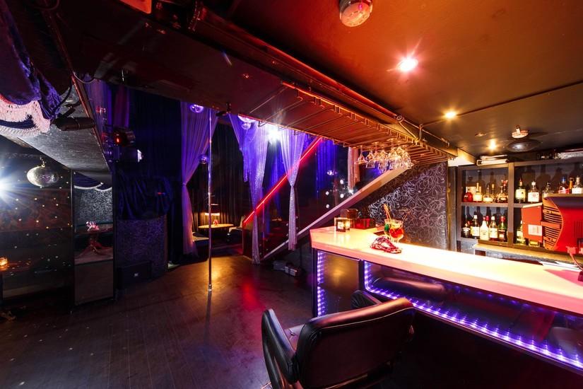 Zaвисть Strip Bar