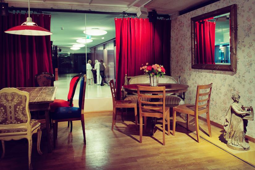 Bernhard Bar Cafe