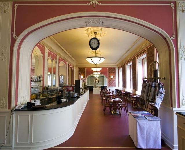 Café Louvre