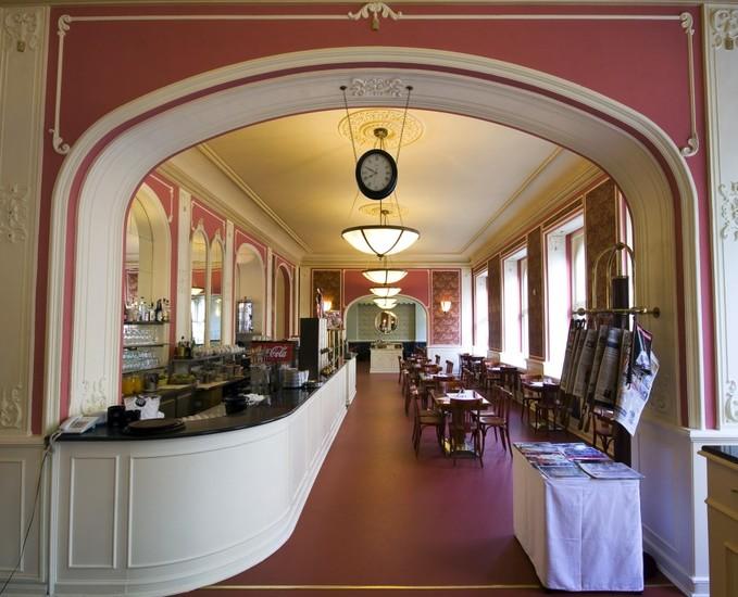 Café Louvre