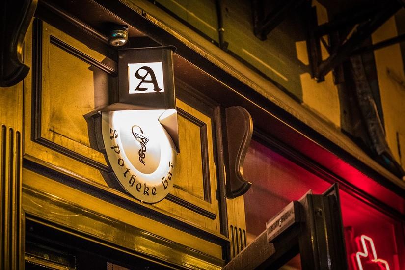 Apotheke Bar