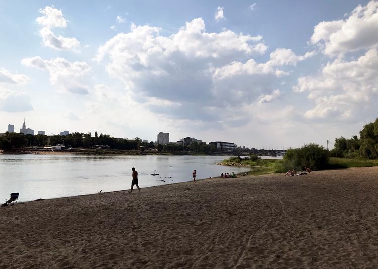 Saska Kępa Beach