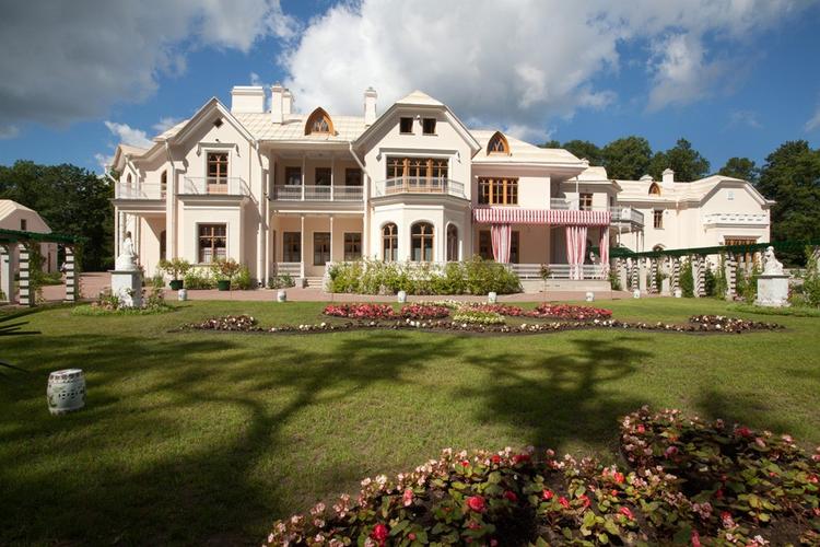 Farm Palace in Alexandria Park