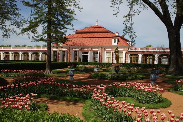 Monplaisir Palace in Peterhof