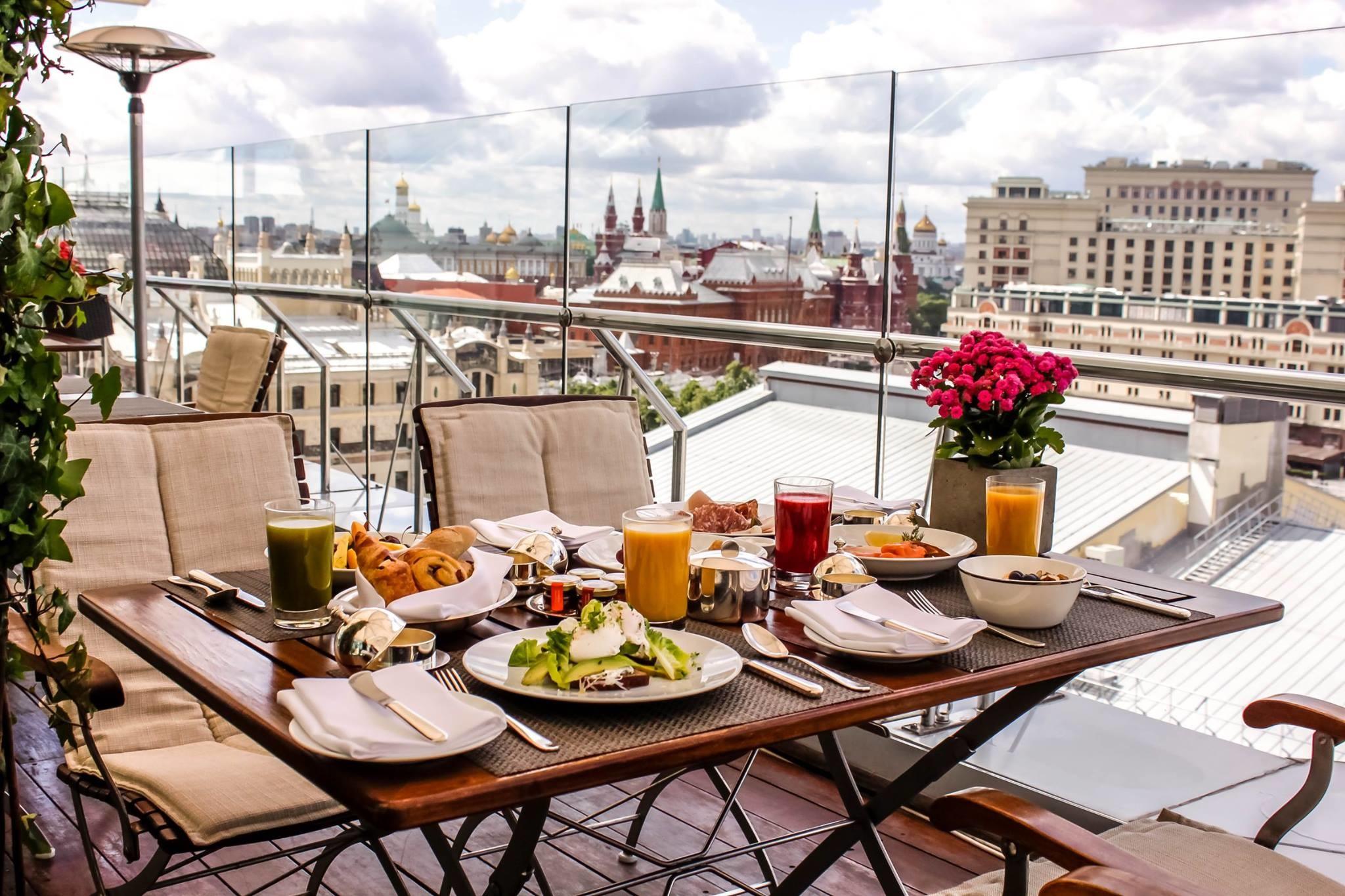 Conservatory Lounge and Bar