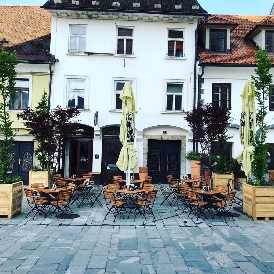 Kavarna in Cukrarija