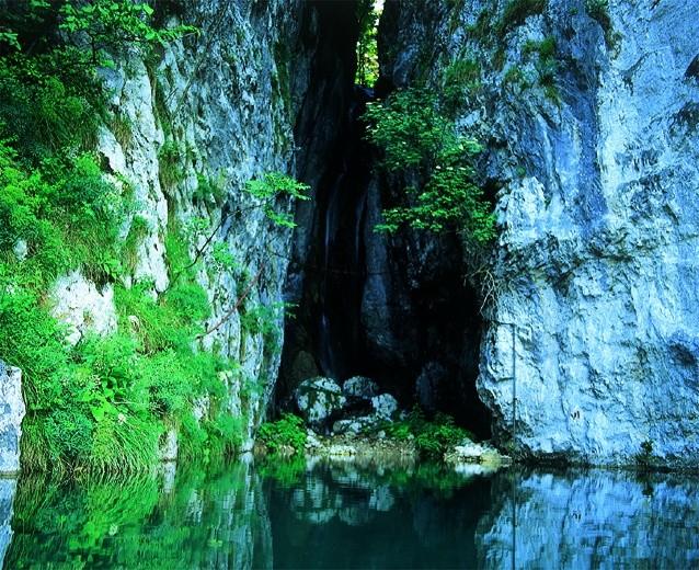 Iglica Waterfall