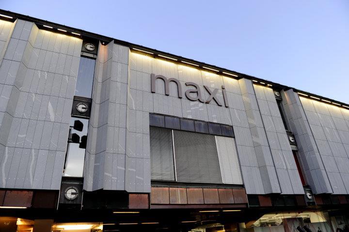 Maxi