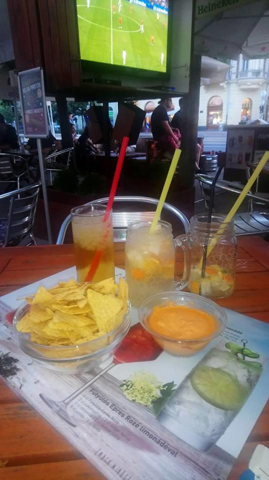 Pince Cafe & Music Club