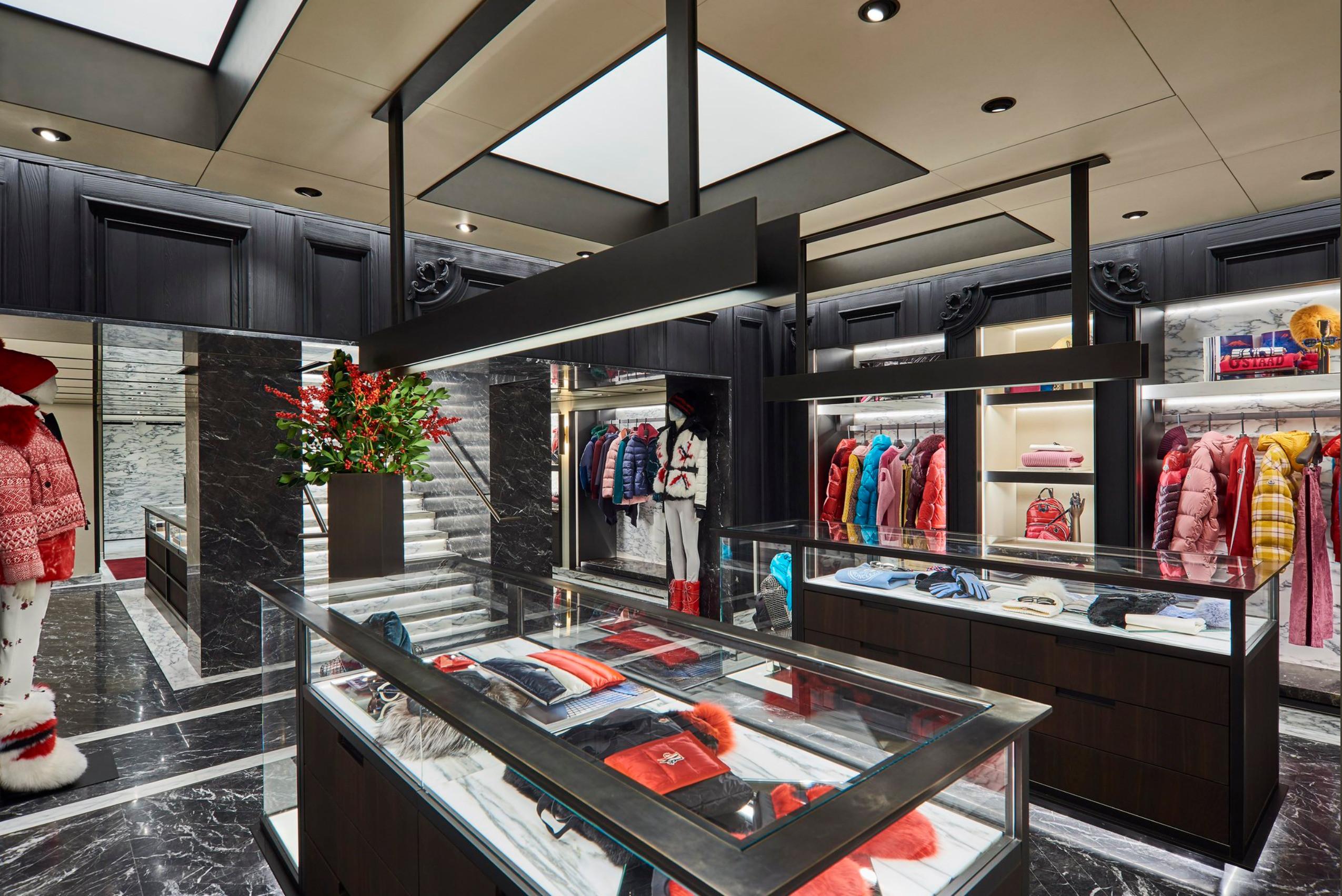 Moncler Store
