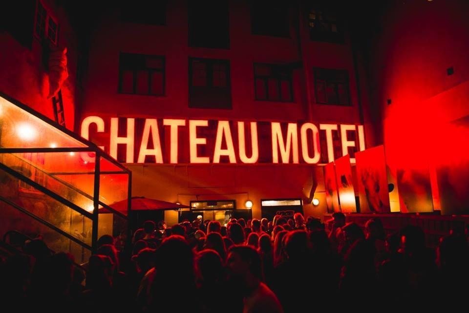 Chateau Motel