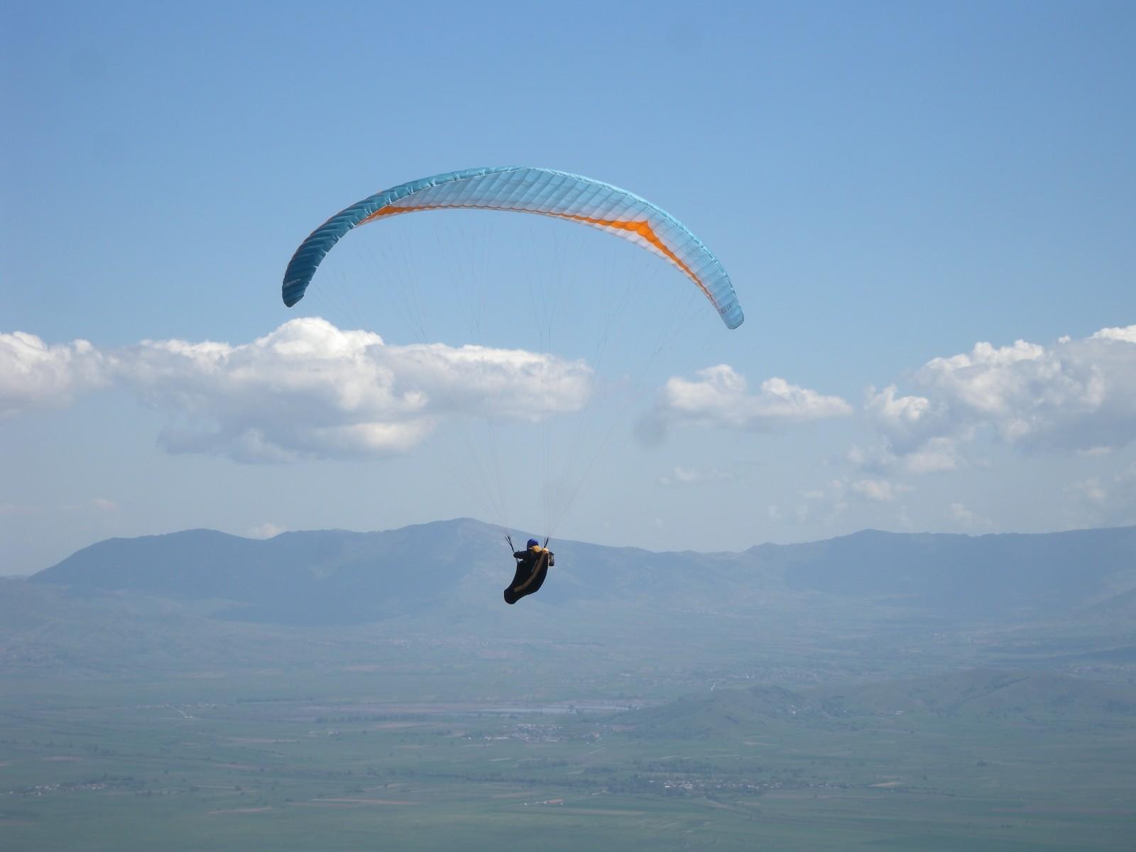 Paragliding in Kruševo