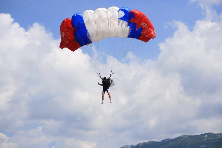 Skydive Lesce