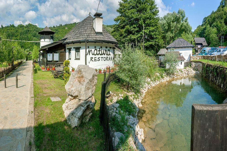 Natura Art Restaurant