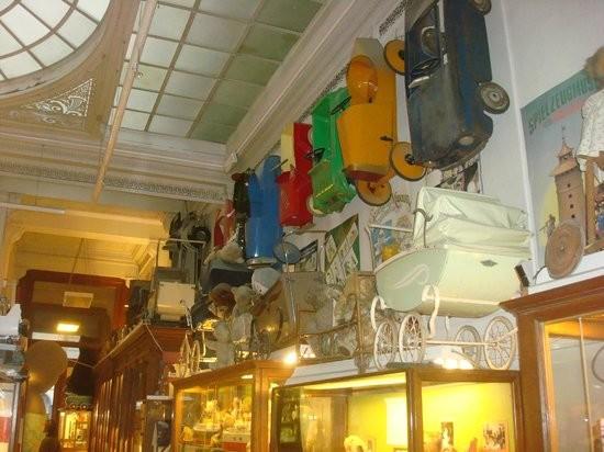 Toy Museum (Musee du Jouet)