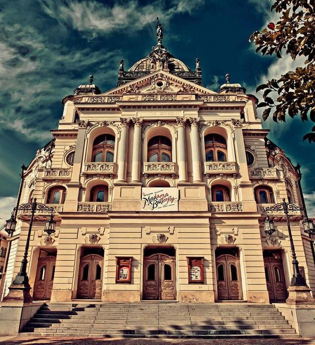State Theatre