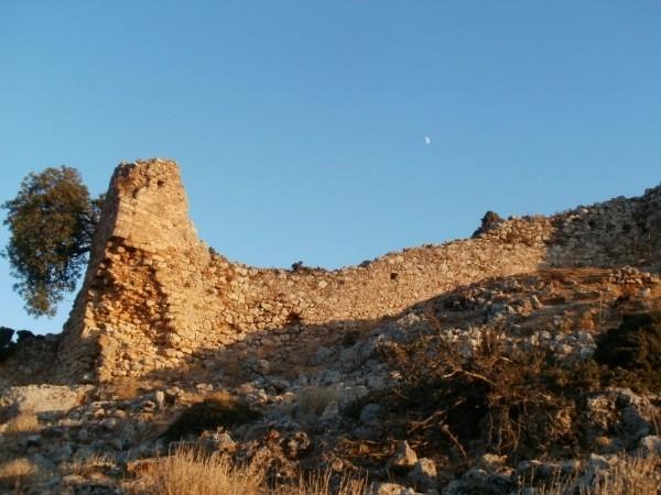 Kastelos fortress in Varypetro