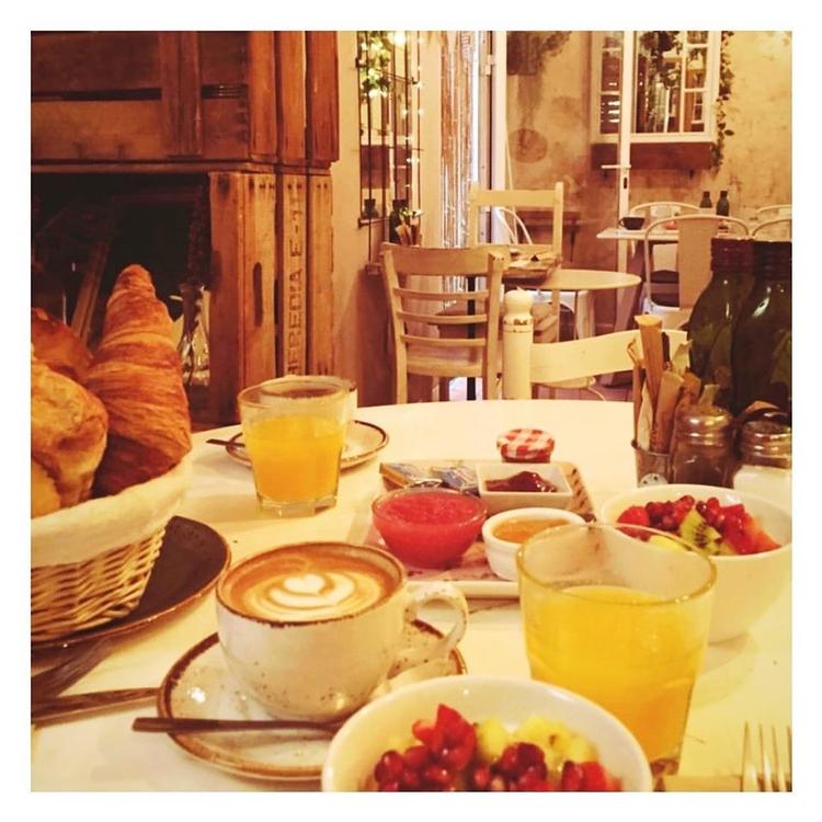 Brunch Club Cafe