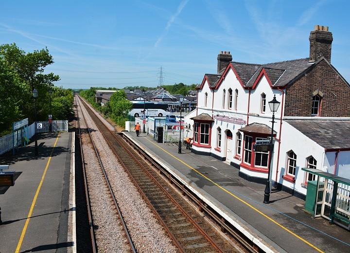 Llanfair­pwllgwyngyll­gogery­chwyrn­drobwll­llan­tysilio­gogo­goch Train Station
