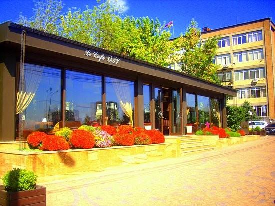 Cafe Aznavour