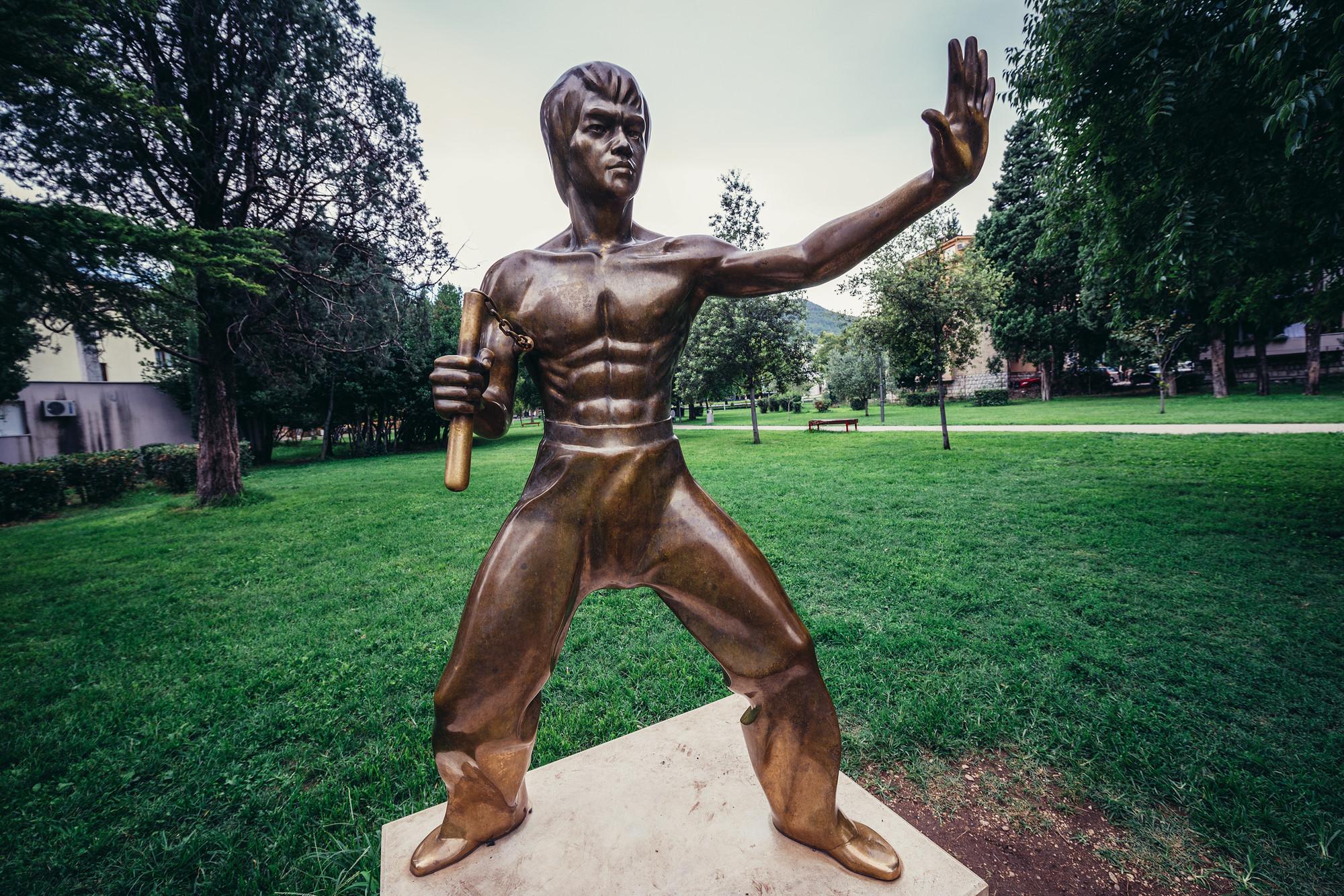 Bruce Lee Statue