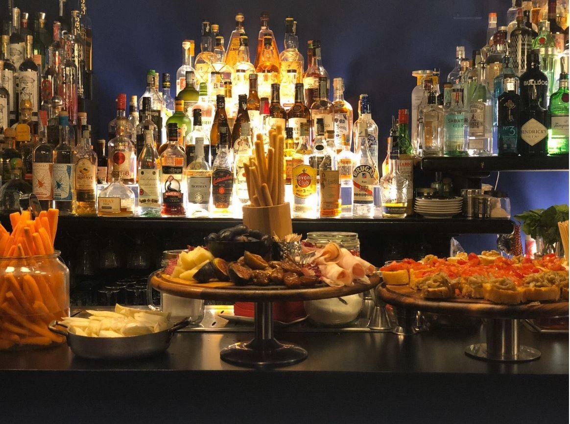 Happening coktail bar