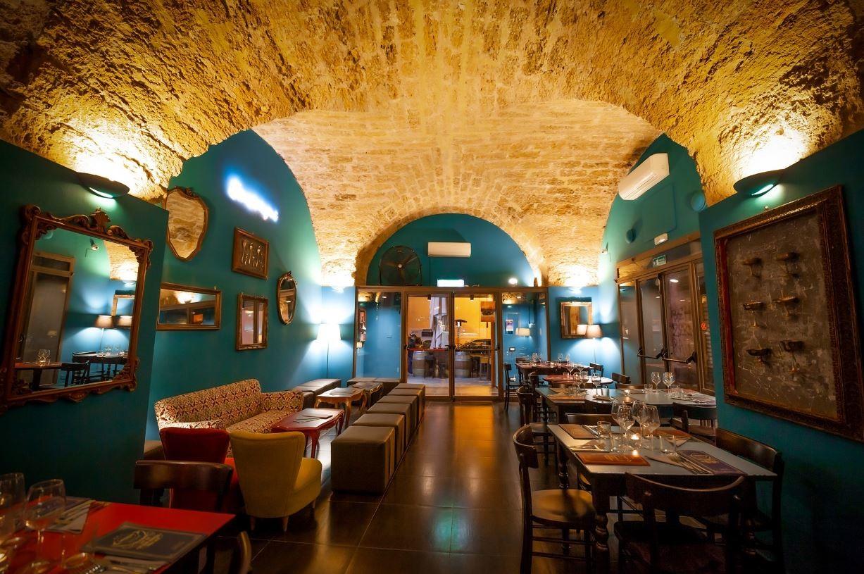 Cantavespri Wines and Vinyls