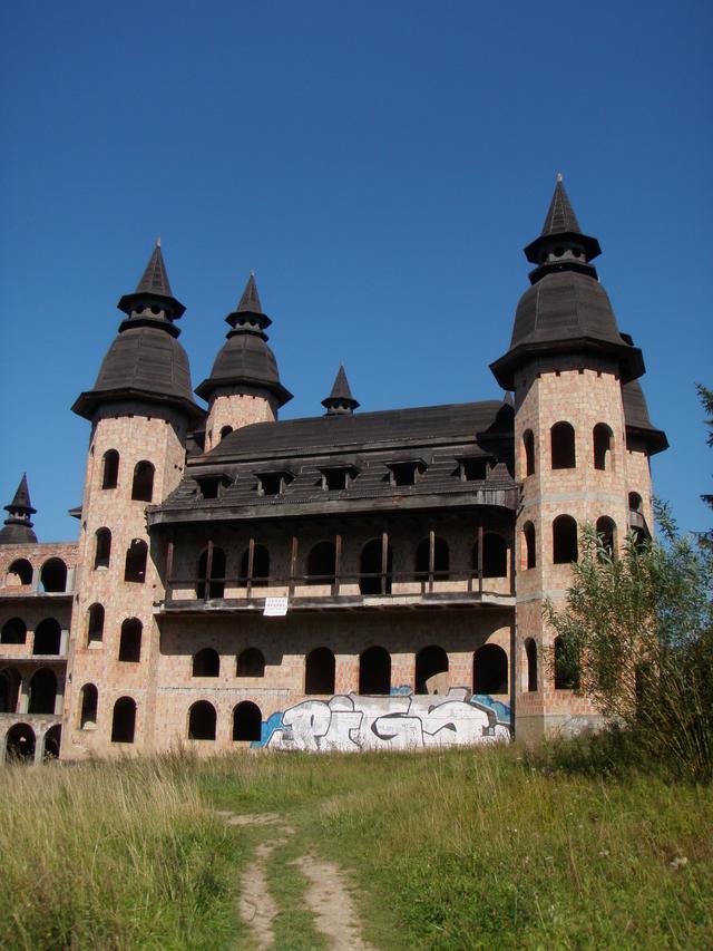 Łapalice Castle