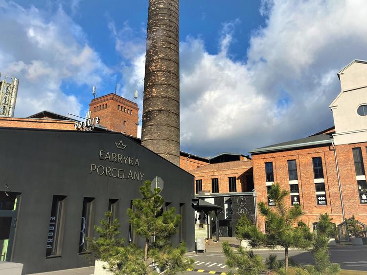 Porcelain Factory (Fabryka Porcelany)