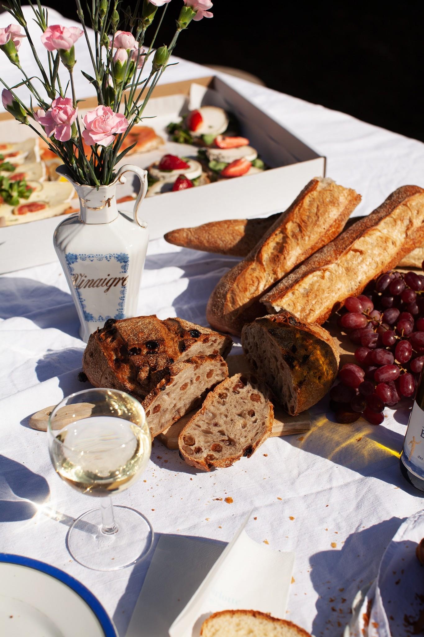 Charlotte. Chleb i Wino