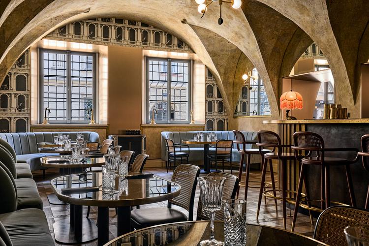 Bistro The Hours