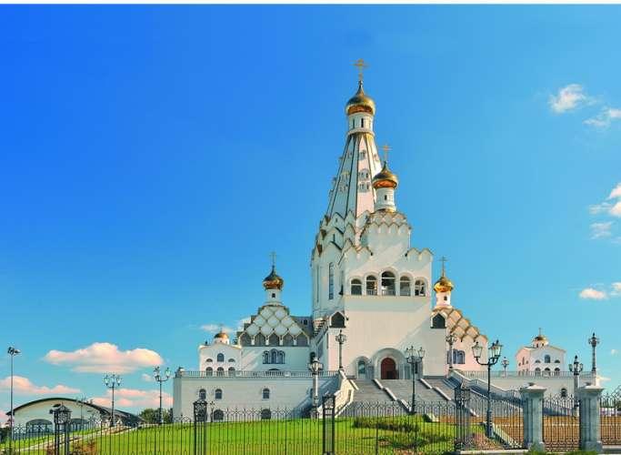 Всехсвятская церковь (полное название - Храм-памятник в честь Всех Святых и в память безвинно убиенных во Отечестве нашем)