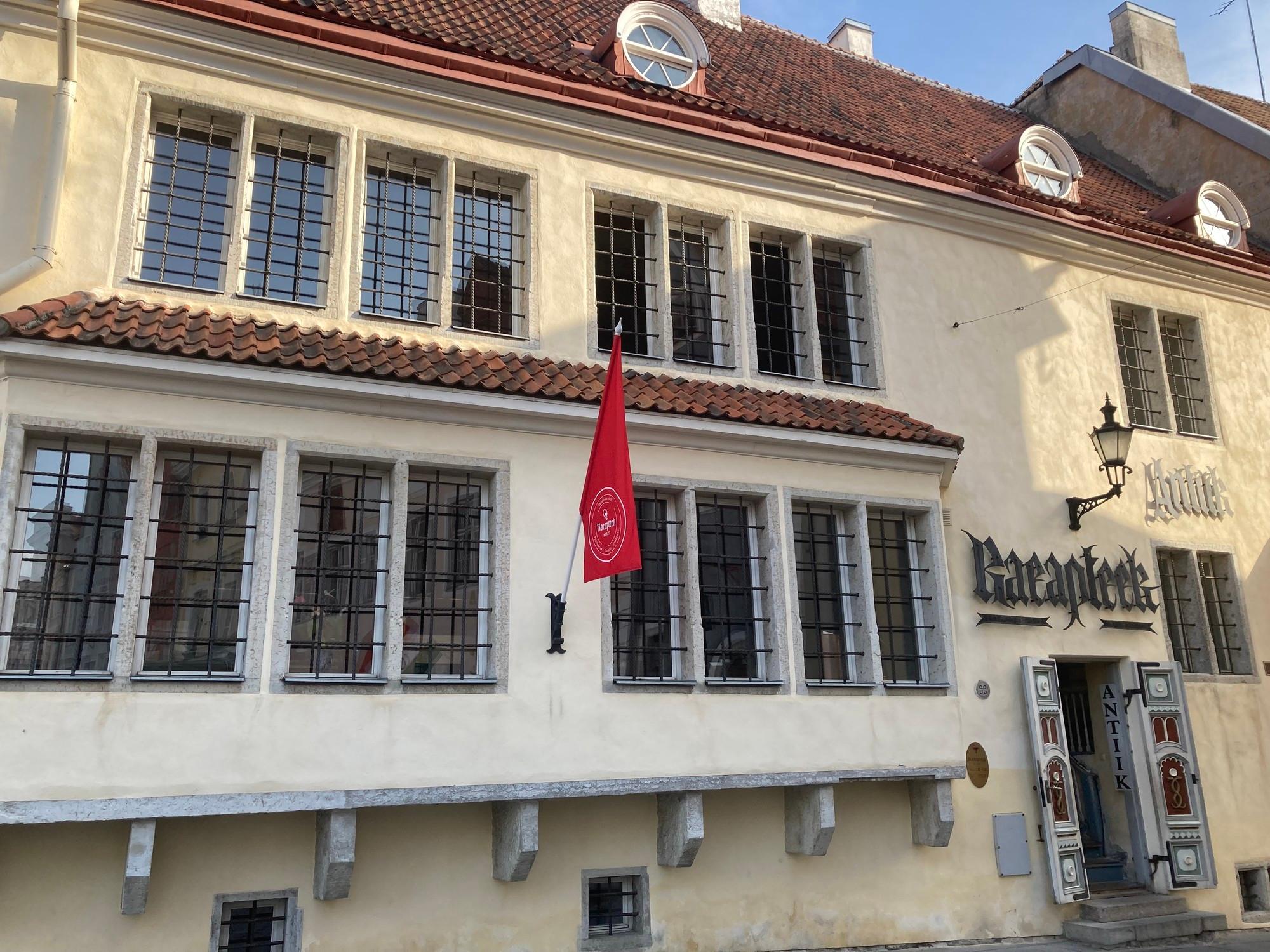 Revali Raeapteek (Town Hall Pharmacy)