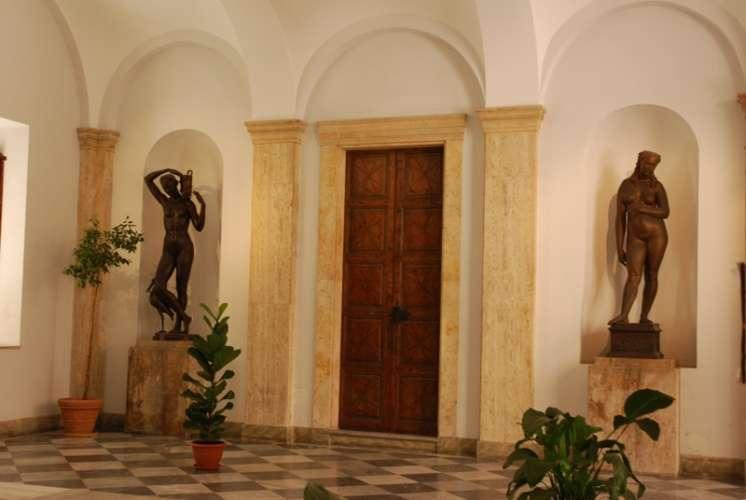 University and Old College (Palazzo dell’Università ed ex Seminario)