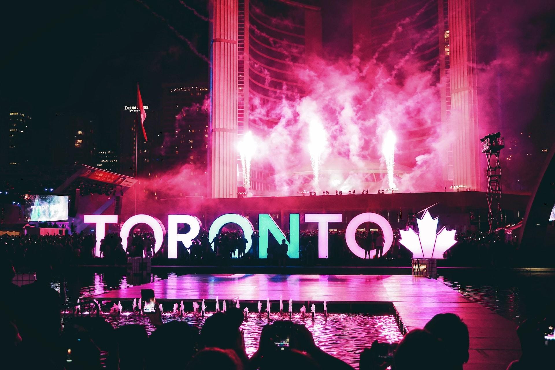Toronto by Night: Top 10 Nightlife Activities to Do in Toronto