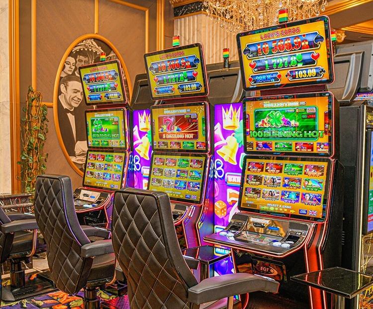 Les Ambassadeurs Hotel Casino & Marina