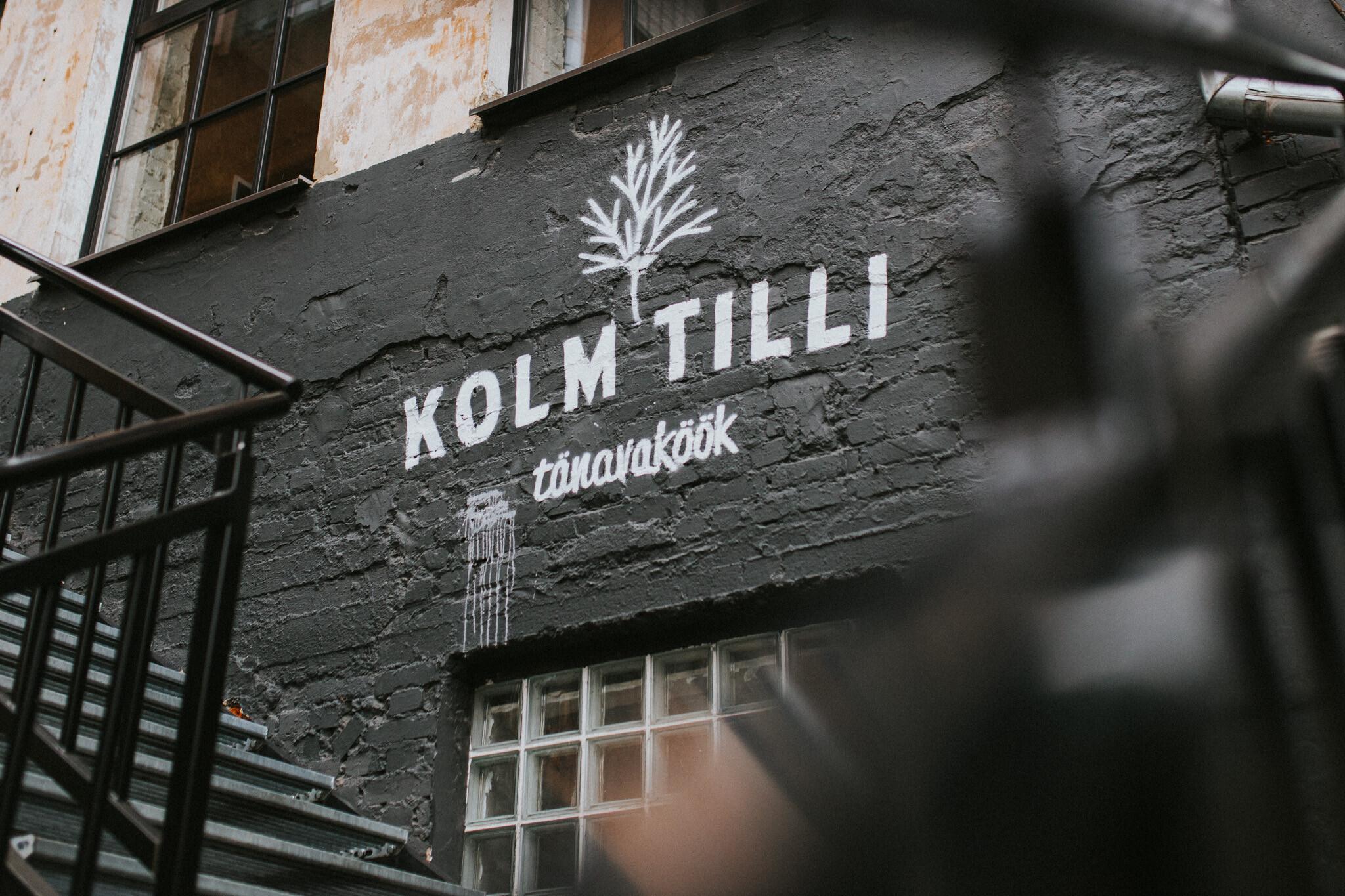 Kolm Tilli