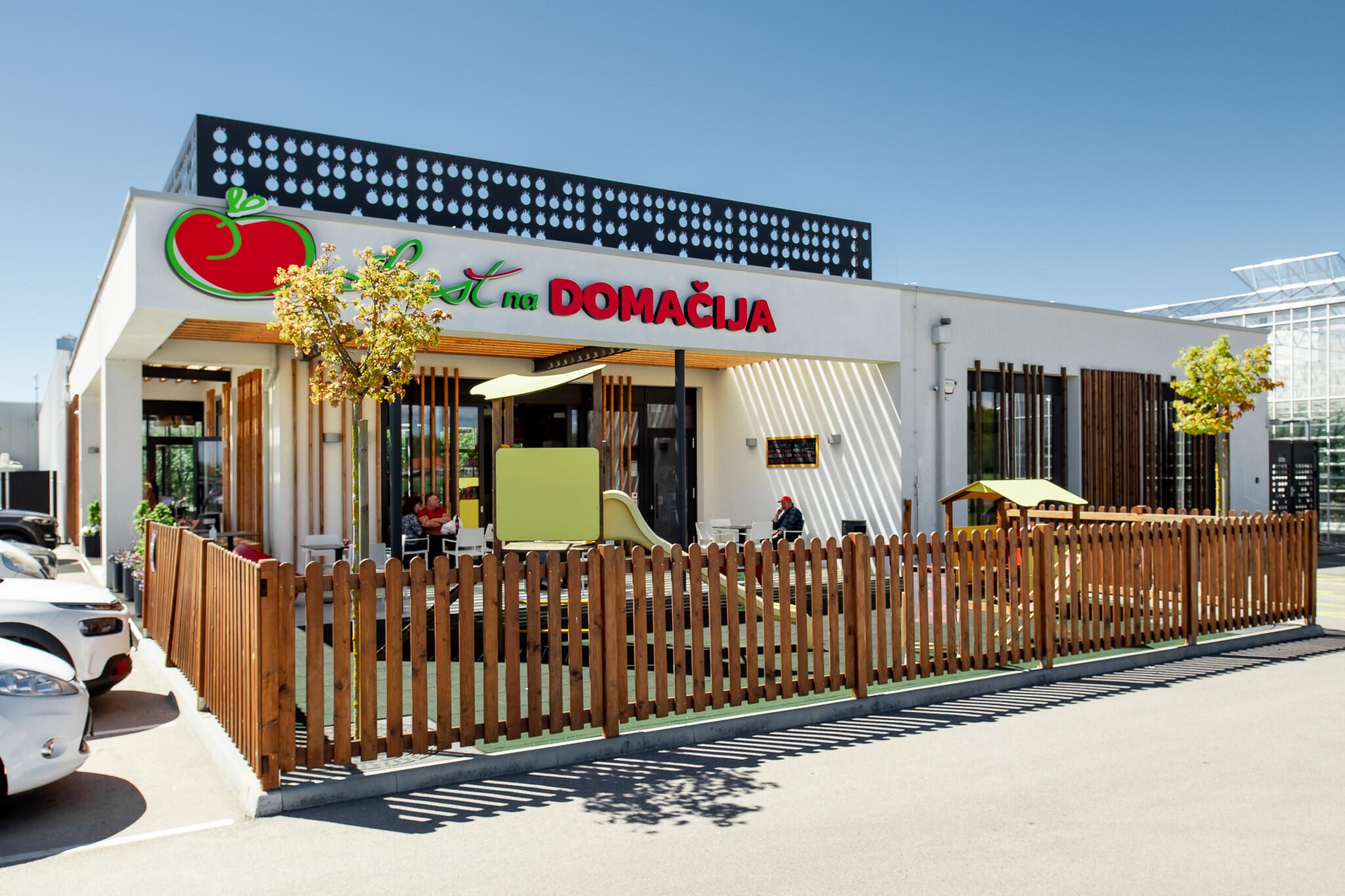 LUŠTna domačija