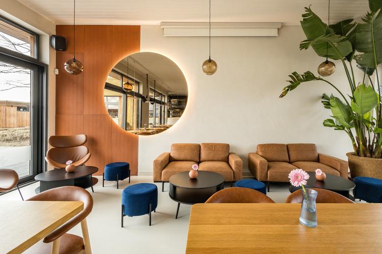 M15 Restaurant & Bar