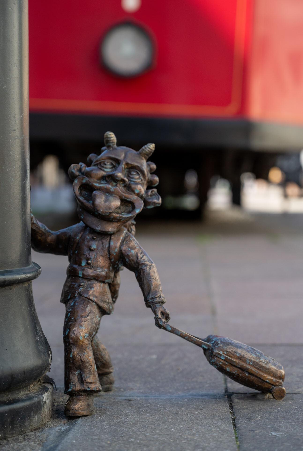 Mascaron Trail
